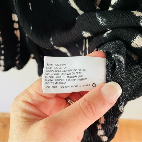 Shibori Print Romper | “Gauze Texture” and Lightweight | Size S | Black & White - Picture 11 of 11